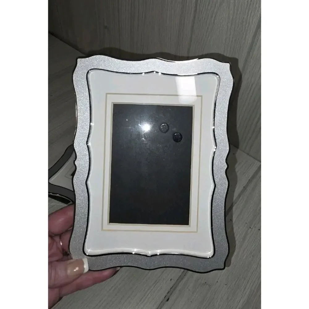 Set Of 2 Silver Tone Matted 5x7 Picture Frames Easle Or Hanging Memories